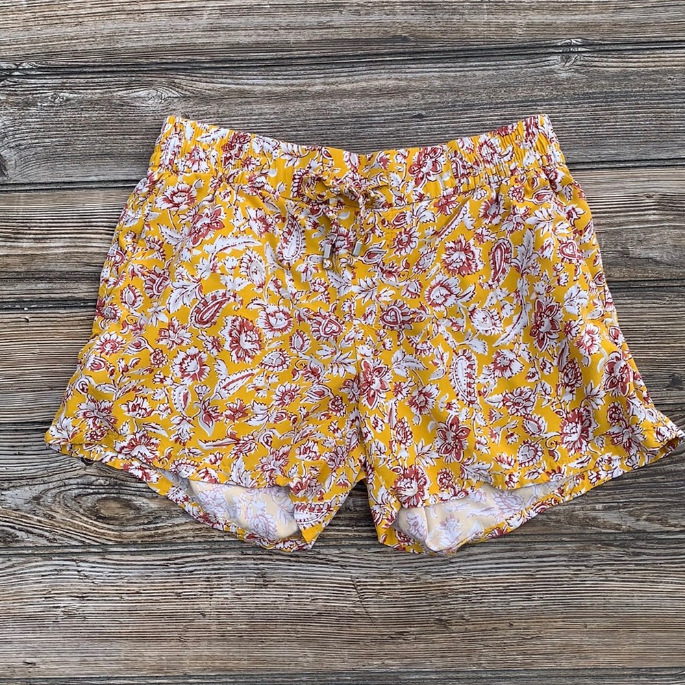 Old Navy Women’s‎ Shorts with pockets